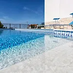 New Sunshine Apartment *