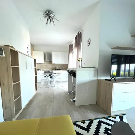 公寓 New Sunshine 普利莫顿