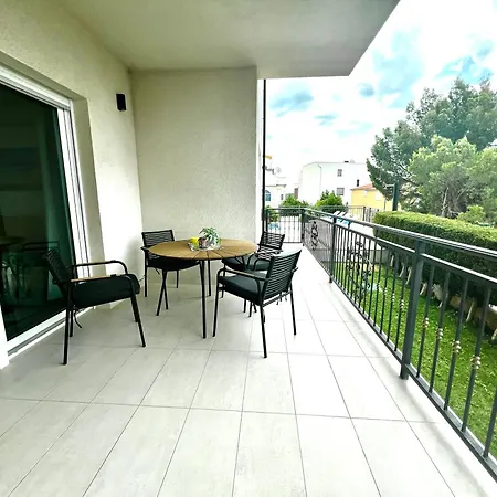 New Sunshine Apartment Primosten